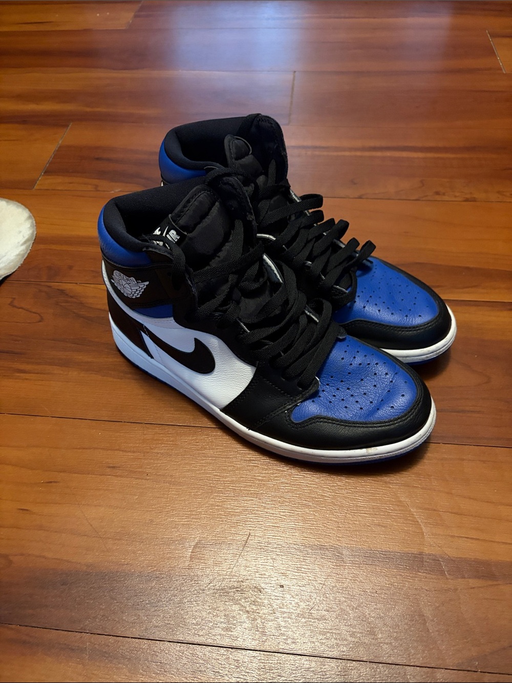 Nike Air Jordan 1 Retro High OG Royal Toe Sneakers 555088-041 Men’s Sz 9.5